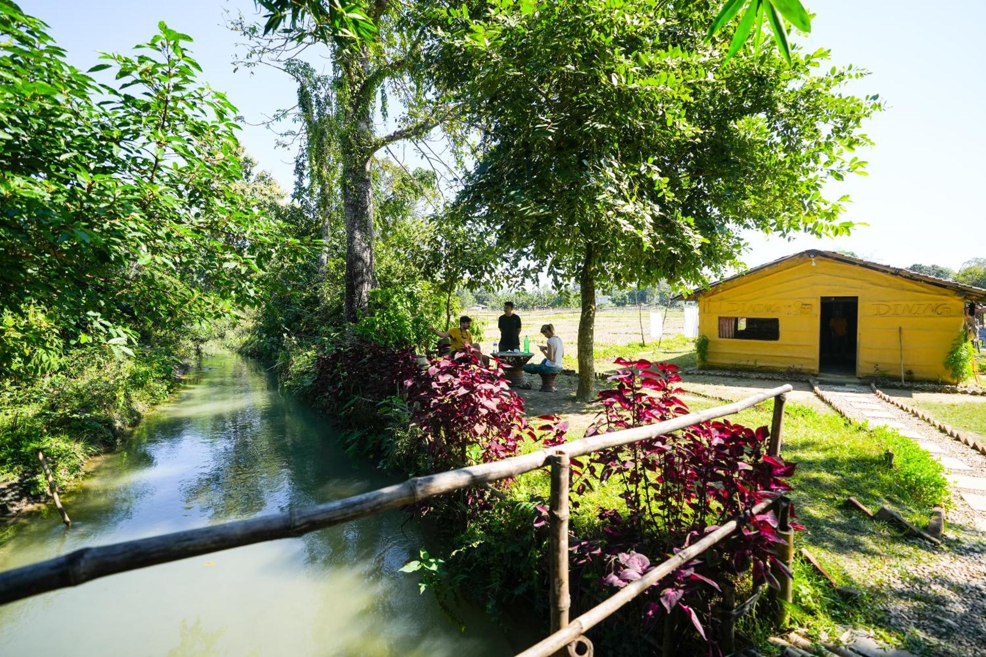 Wild Planet Eco Retreat Hotel Bardiya Exterior photo