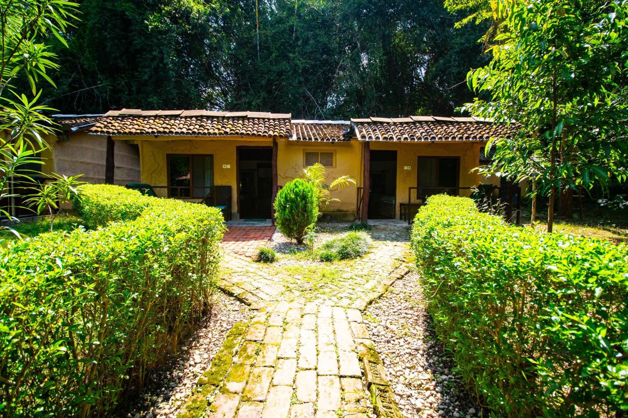 Wild Planet Eco Retreat Hotel Bardiya Exterior photo